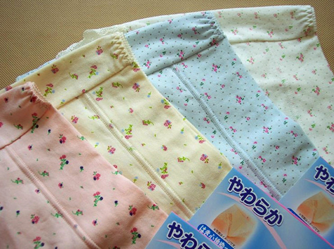 日本原单内裤女纯棉少女中腰透气无痕底裤全棉蕾丝碎花女士三角裤 - 图1