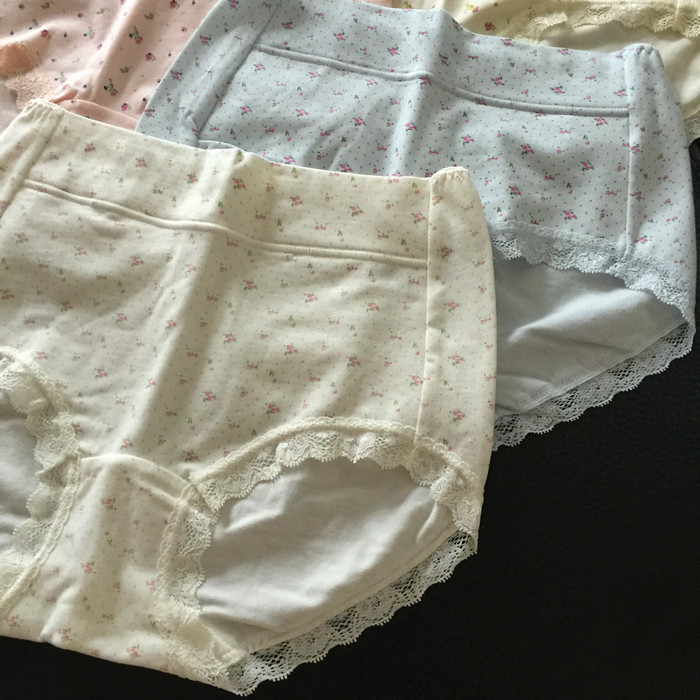 日本原单内裤女纯棉少女中腰透气无痕底裤全棉蕾丝碎花女士三角裤 - 图2