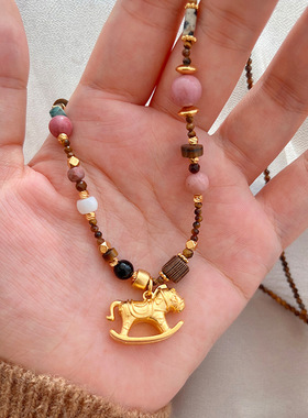 法式复古天然石串珠项链配饰女毛衣链长款秋冬轻奢高级感木马吊坠