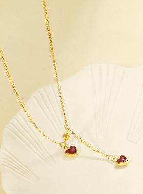 法式酒红小爱心流苏钛钢项链