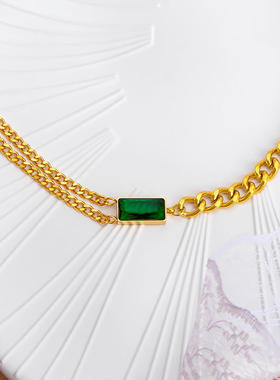 方形祖母绿钛钢项链女锁骨链高级感颈链爆款小众轻奢2022新款设计