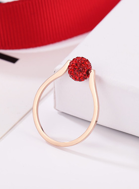 2021新款钛钢玫瑰金满钻戒指女时尚简约旋转红色钻球情侣指环