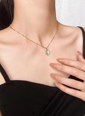 新款猫眼石项链女18k钛钢镀金蓝绿色猫眼石吊坠锁骨链精致轻奢感