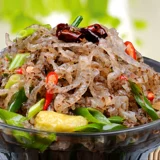 Фриба -кожа рыбы сразу открывает сумку, холодные блюда из морепродуктов, закуски, рыбная кожа, освежающие закуски, рестораны, рестораны холодные блюда