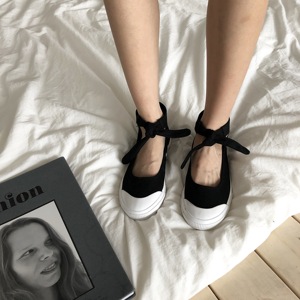 暗黑文艺软妹日系平底鞋