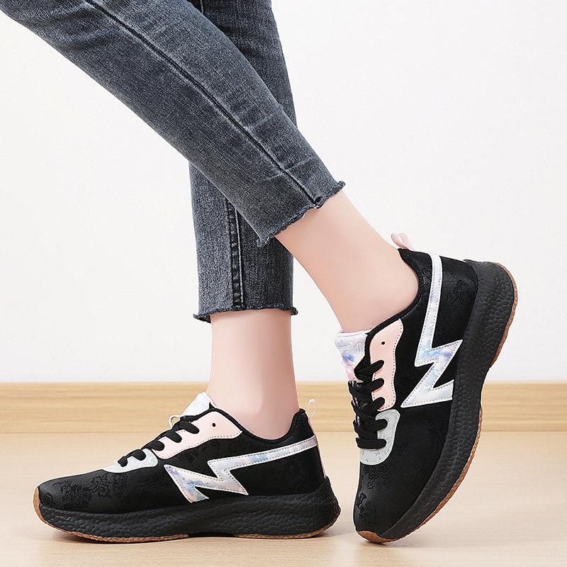 老北京布鞋女妈妈运动鞋春秋大码4142中老年旅游鞋软底广场跳舞鞋,淘宝优惠券,粉丝福利购,淘宝优惠卷