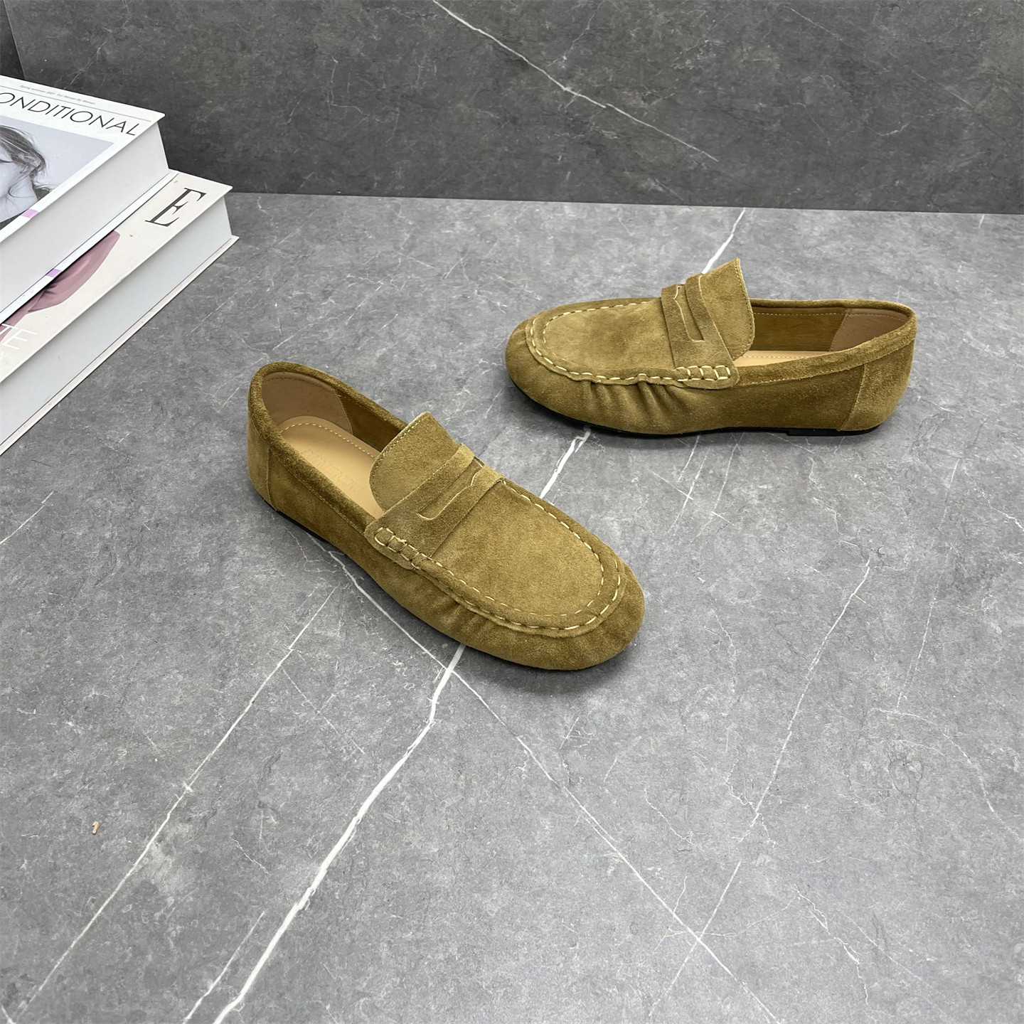 英伦风软底豆豆鞋女2026春季新款复古一脚蹬懒人平底羊皮时尚单鞋,淘宝优惠券,粉丝福利购,淘宝优惠卷