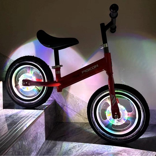 儿童自行车夜骑夜光轮胎轮毂车轮一体轮花鼓感应闪光发光风火轮灯