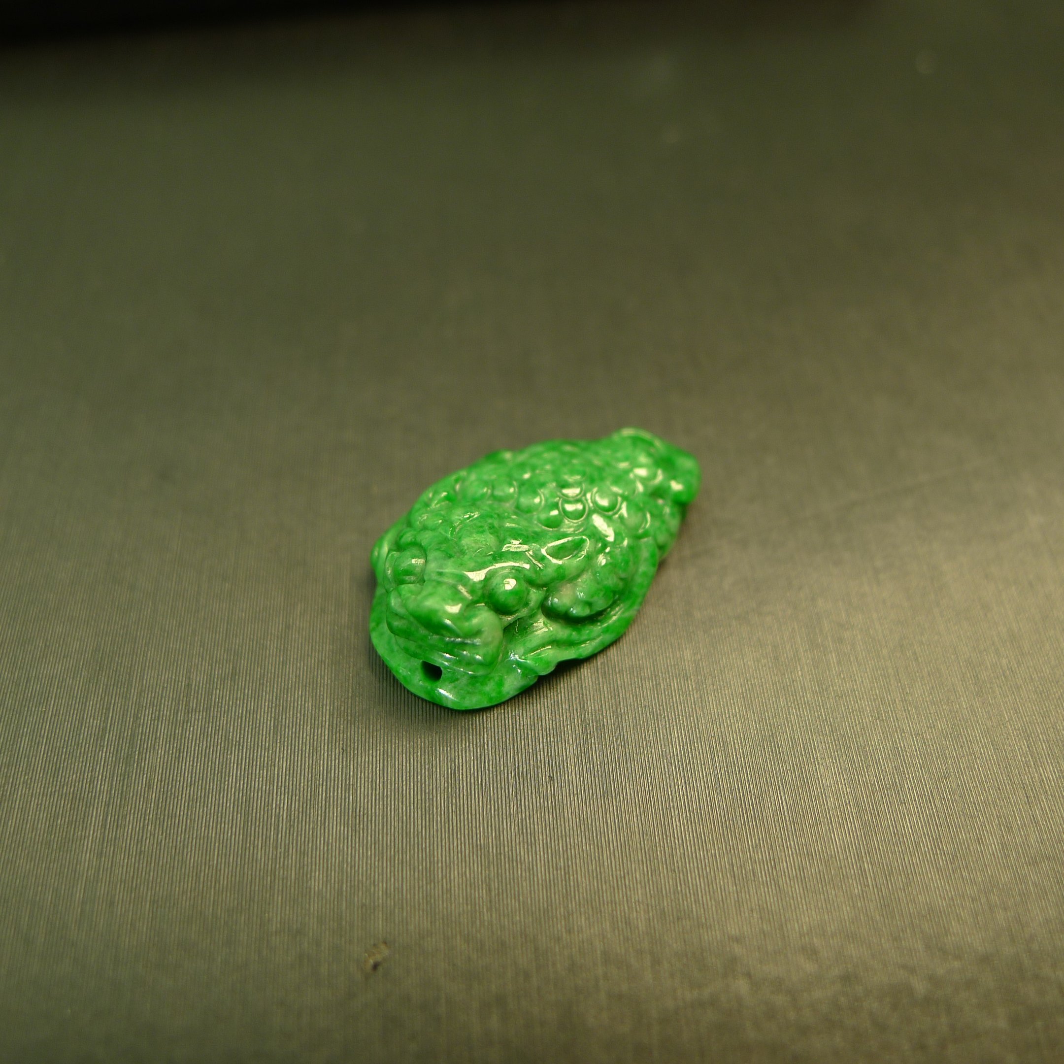 Spicy Green Burmese Natural Grade A Jade Golden Toad Ring Noodles