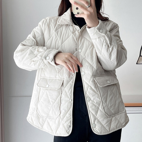 秋冬新款轻薄棉衣宽松显瘦遮肉保暖棉袄大码胖mm菱格翻领无帽外套 - 图0