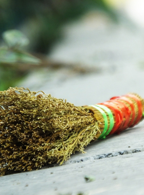 手工艺编制糯杆草刷子毛刷