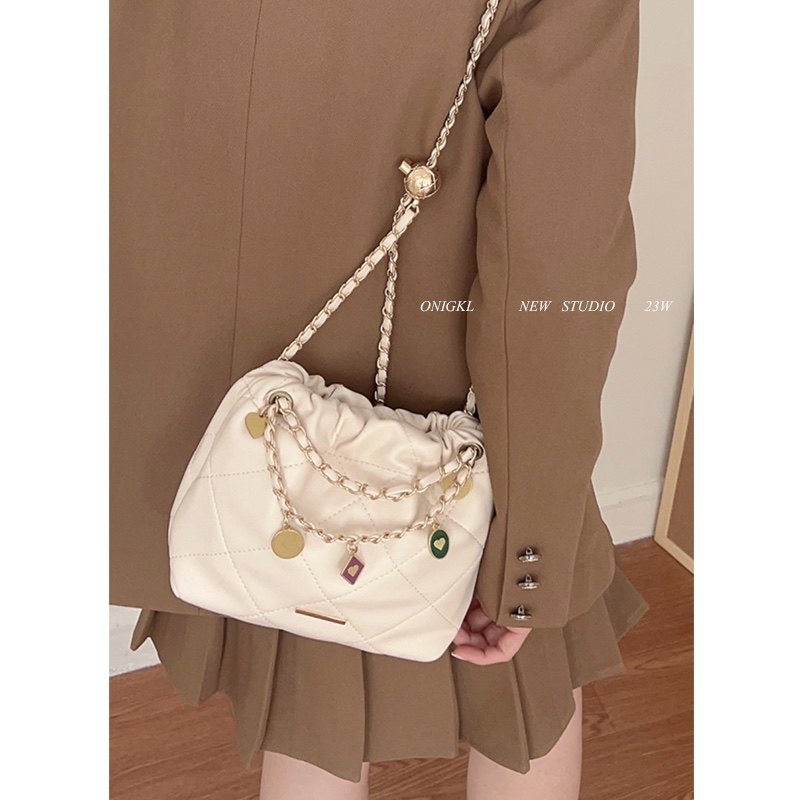 复古通勤包包女夏季2025新款潮单肩斜挎包百搭ins菱格链条水桶包,淘宝优惠券,粉丝福利购,淘宝优惠卷