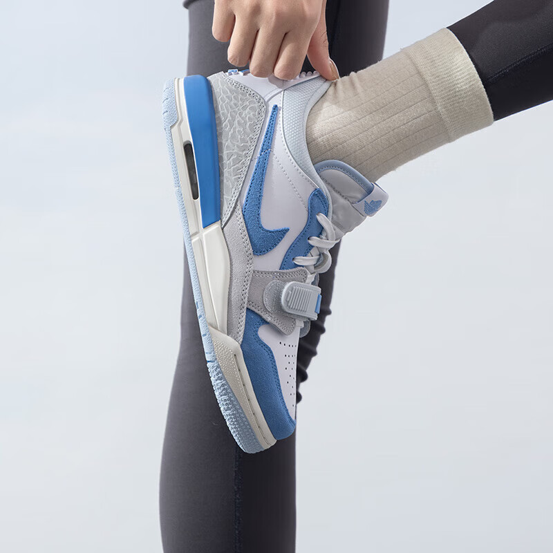 NIKE耐克大童AJ312 JORDAN运动休闲板鞋复古低帮篮球鞋CD9054-141
