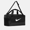 Lin Yilun carrying bag Nike sports fitness