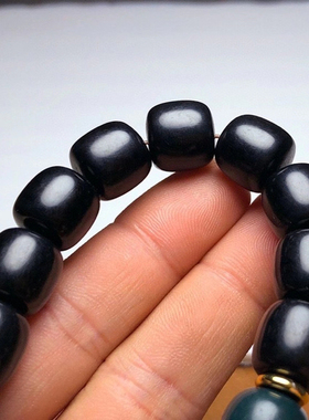 天然西藏纯黑色羊角老型桶珠手串
