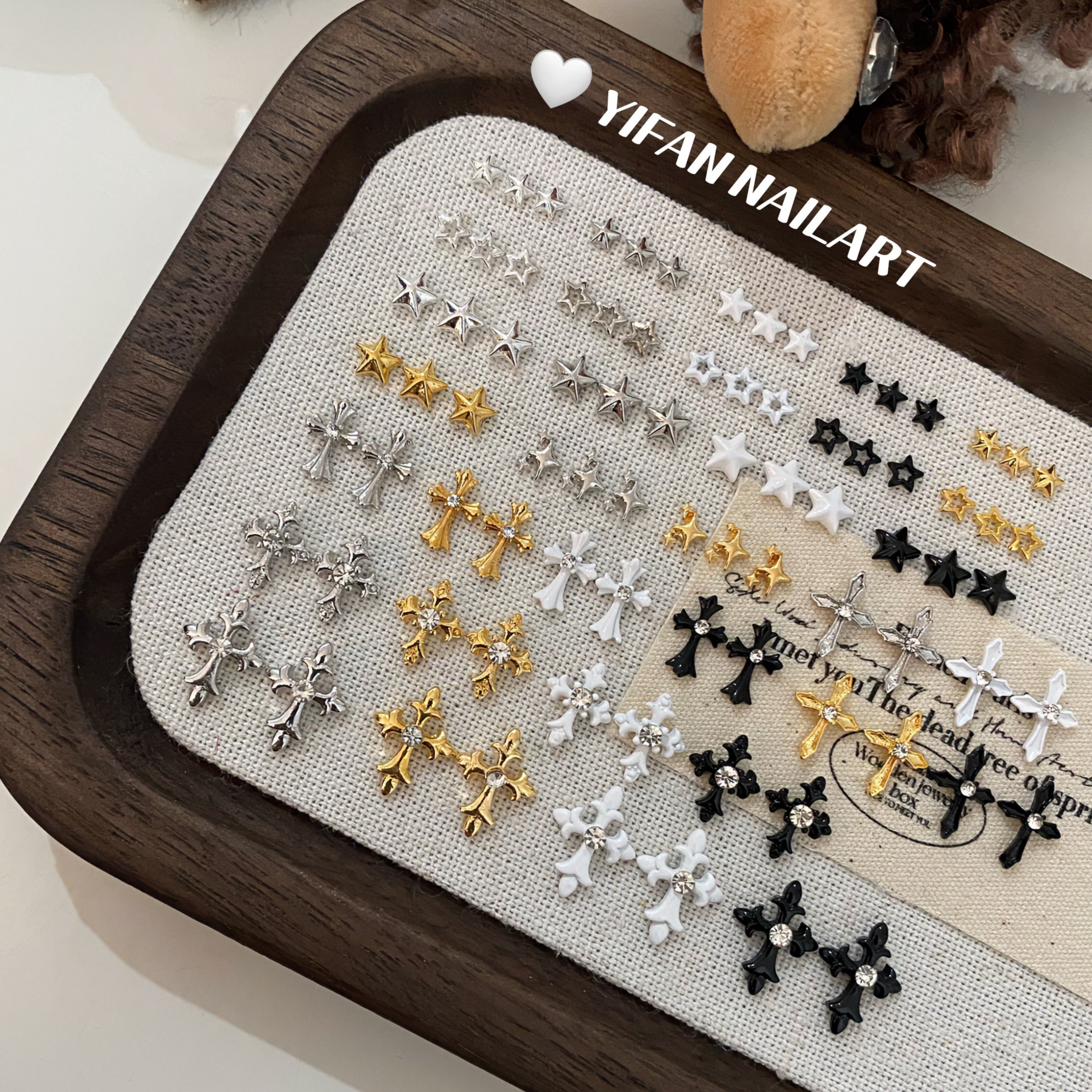 YIFANNAIL【金属感】黑白星星 金银克罗心十字架美甲饰品R97,淘宝优惠券,粉丝福利购,淘宝优惠卷