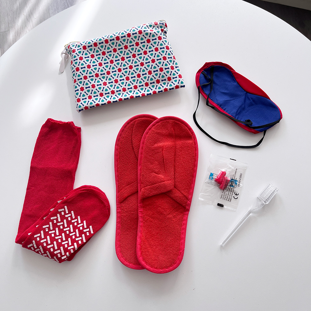 土航定制!旅行6件套!艺术图案洗漱包小号化妆包拖鞋眼罩袜套装 - 图1