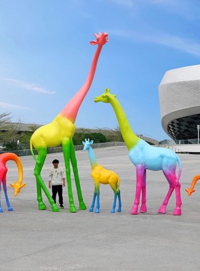 户外园林景观大型长颈鹿玻璃钢雕塑景区公园售楼部美陈装饰大摆件
