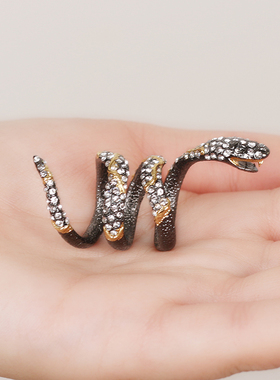 鬼才设计师镶钻蛇形戒指环女时尚