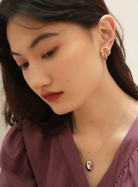 金银拼色几何耳环造型