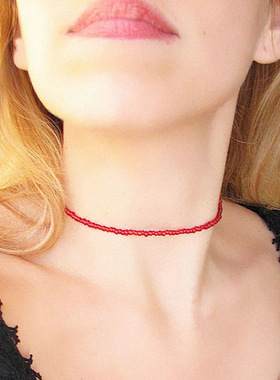 倪妮消失的她红色米珠项链