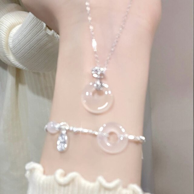 Safe and smooth chalcedony safety buckle necklace