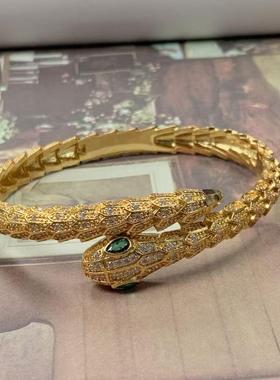 新圣蒂跨境欧美新款蛇形手镯铜镀金镶钻蛇头手环时尚本命年蛇手镯