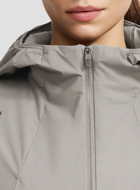 DESCENTE迪桑特WOMEN’S RUNNING系列防泼水防钻绒女士短款羽绒服