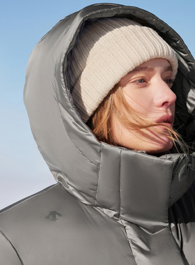DESCENTE迪桑特WOMEN’S SKI STYLE防风袖女士连帽长款亮面羽绒服