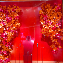 Shop Window Emulation Flower Props Web Stage Flower Clothing Shop Decoration Arrangement Props Wedding New Web Red Pendulum