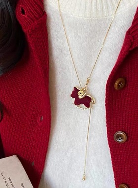 红色小马项链女高级感长款毛衣链