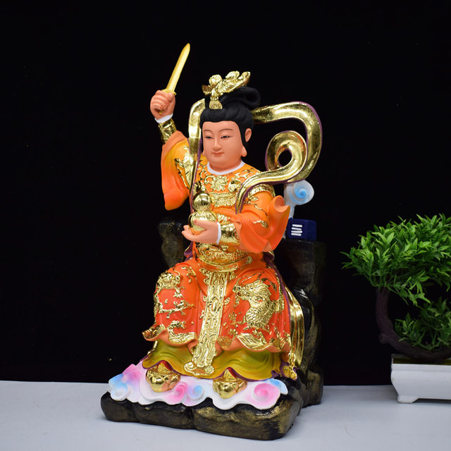 The resin statue of Jiutian Xuannv sits on the Xuantian Virgin Mother