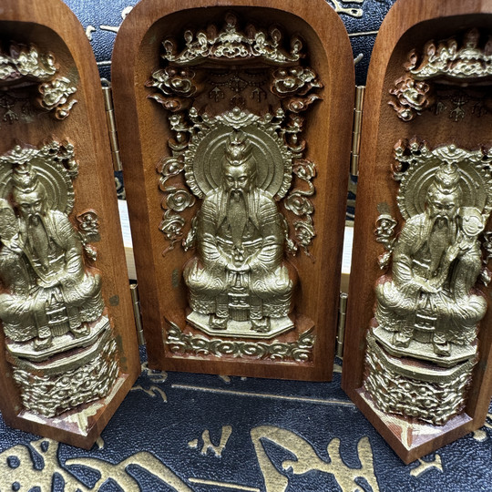Taoist products Thunder and jujube wood Three-clear ancestor three-open statues of the three-open statues of the three-open statues of the three-open statues of the three-open statues of the three-open statues of the three-open bodies