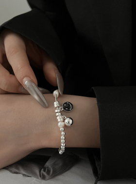 刊赛黑色笑脸弹力绳圆珠手链女百搭百搭款个性设计配饰韩系手饰品