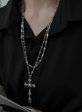 叠戴十字架项链冷淡风