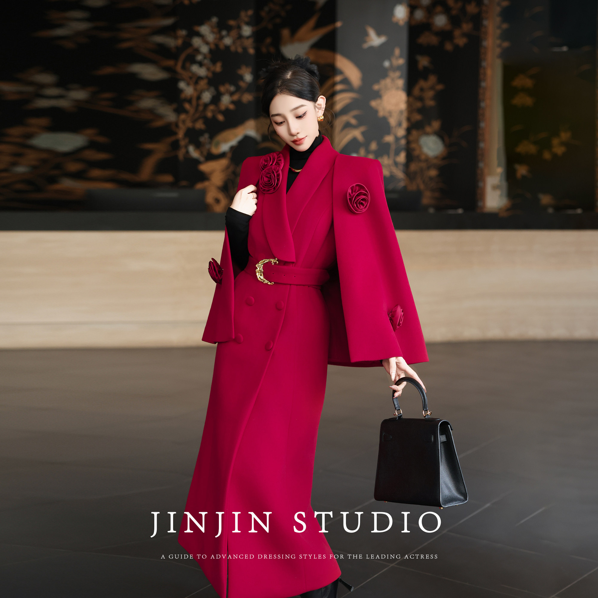 MD进进原创【盛世骄颜】2025冬季时尚显瘦设计感花朵披肩风衣外套,淘宝优惠券,粉丝福利购,淘宝优惠卷