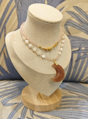 粉月亮金丝玉桃花酿项链金丝玉+马蹄螺+珍珠+玉髓+磁吸扣