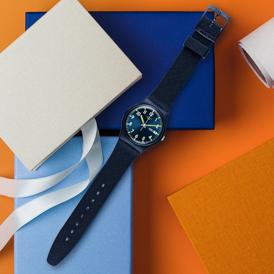 Swatch斯沃琪瑞士手表日历石英初高中学生彩盘腕表考试生日礼物