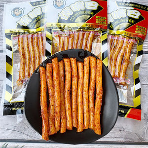 俏嘴巴辣条20g/包 加洲鸡排味香辣面筋棒素牛筋 80后怀旧零食休闲