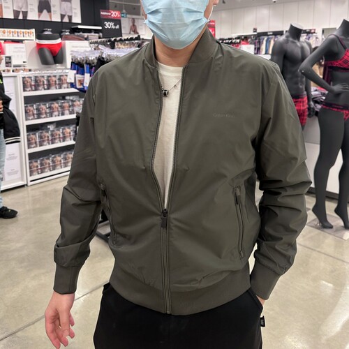 2026春季新款CK Calvin Klein 男士纯色商务休闲棒球领夹克外套 - 图3