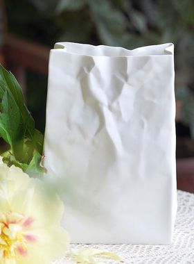 陶瓷花瓶褶皱纸袋白色花瓶现代简约轻奢素烧白色花器家居摆件跨境