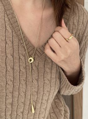 博主同款爱心拉丝吊坠项链新款秋冬毛衣链小众设计感长款抽拉配饰