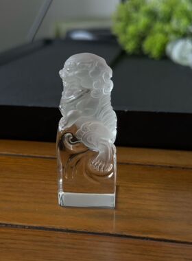 天然白水晶狮子方印章摆件我老公手工雕刻的纯净的