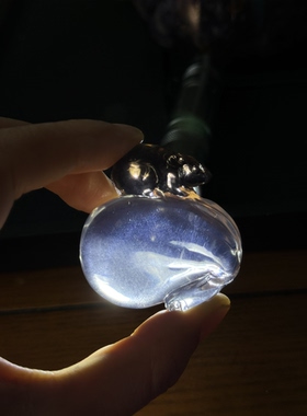 罕见的梦幻蓝光烟晶俏色巧雕钱袋子鼠来宝我自己纯手工雕刻的