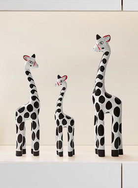 北欧家居装饰品摆设客厅电视机柜隔板创意动物长颈鹿套三桌面摆件