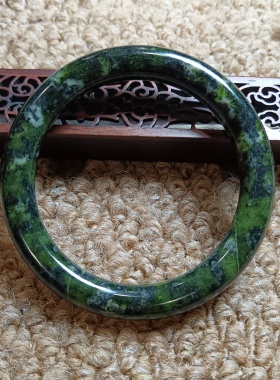 西藏药王石手镯冰透黄墨绿有磁圆条形贵妃镯圈口59.5mm宽10mm2198