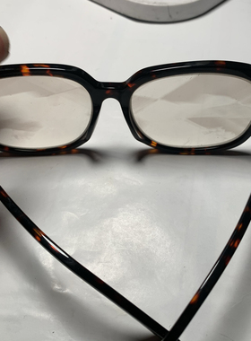 天然水晶石头眼镜一块石头切割淡淡茶色养眼保真清晰度高保真天然