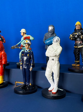 逆行者服装系列消防员人偶摆件