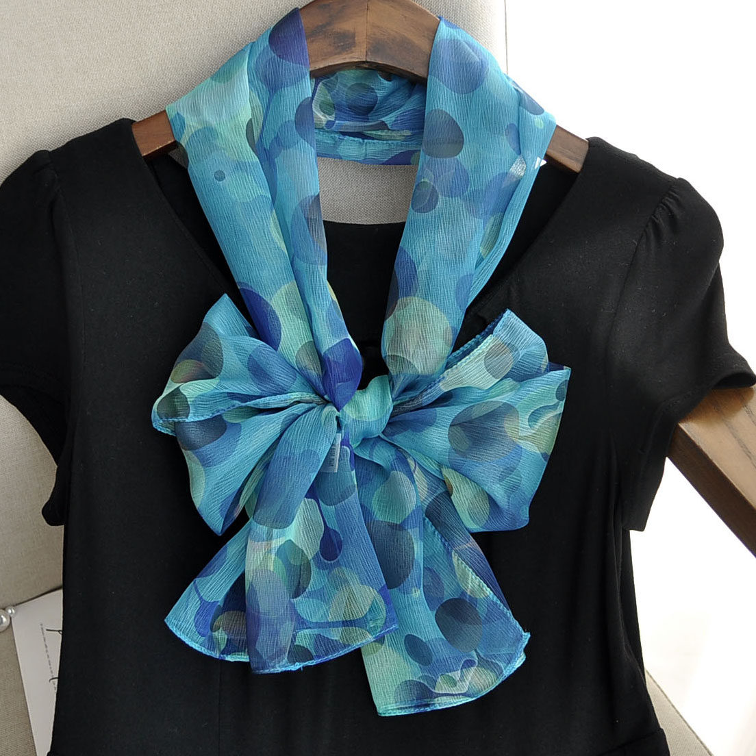 春秋韩版丝巾女薄款长款百搭飘带仿真丝高级感简约领巾圆点小围巾