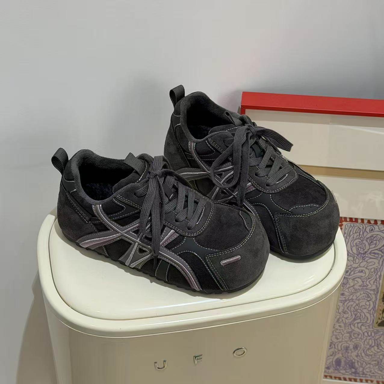 丑萌迷你小泡芙面包德训鞋女2025秋冬季新款内增高复古圆头运动鞋,淘宝优惠券,粉丝福利购,淘宝优惠卷